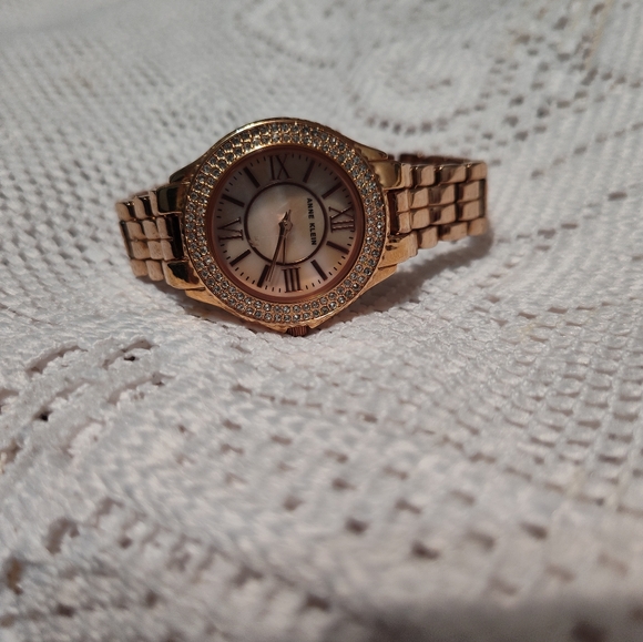 Anne Klein Watch for women - Picture 5 of 6